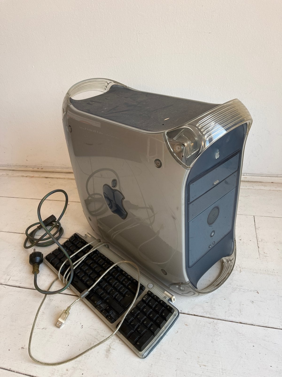 Apple Power Mac G4 (Quicksilver) met toetsenbord, Computers en Software, Minder dan 4 GB, Ophalen of Verzenden, Powermac, Niet werkend