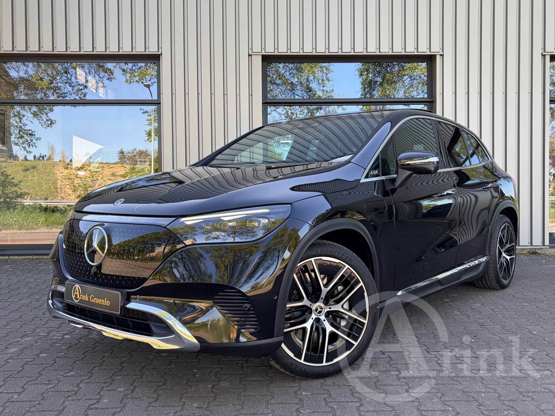 Mercedes-Benz EQE SUV 350 4Matic Luxury Line 91 kWh Airmatic, Automaat, 12 maanden, Zwart, Leder