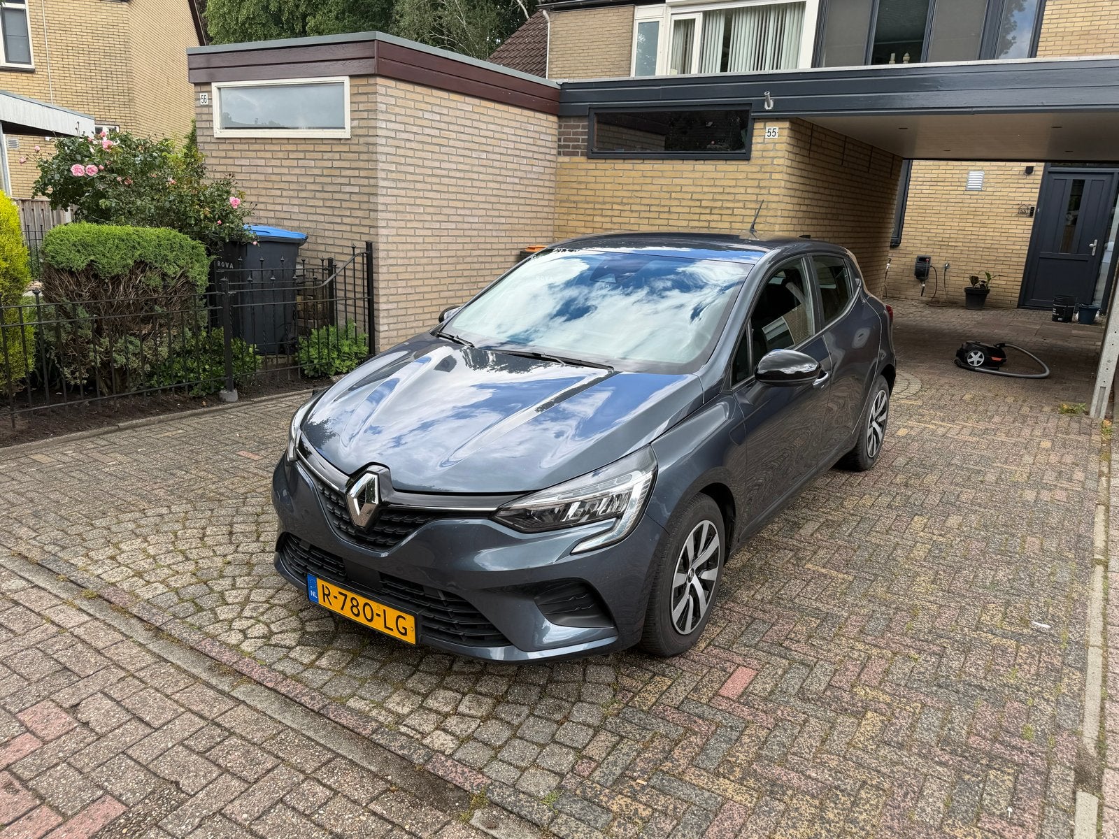 Renault Clio 1.0 TCe 90pk GPF 2022 Grijs, Auto's, Renault, Particulier, Clio, Benzine, B, Hatchback, Handgeschakeld, Origineel Nederlands