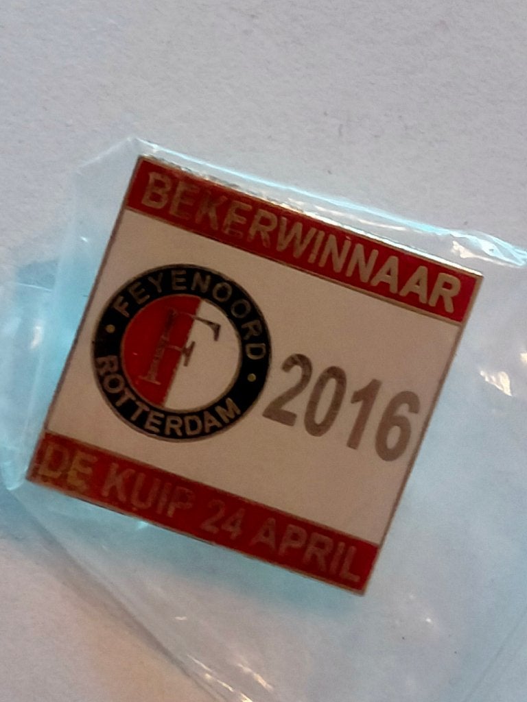 Feyenoord bekerwinnaar 2016 logo pin voetbal de Kuip, Ophalen of Verzenden, Zo goed als nieuw, Sport