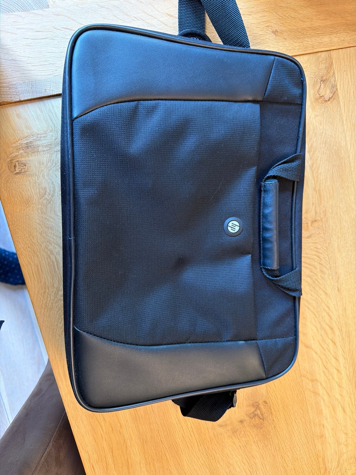 HP Laptoptas - Zwart - Zo goed als nieuw, Computers en Software, Gevoerd laptopvak, 15 inch, HP, Aktetas