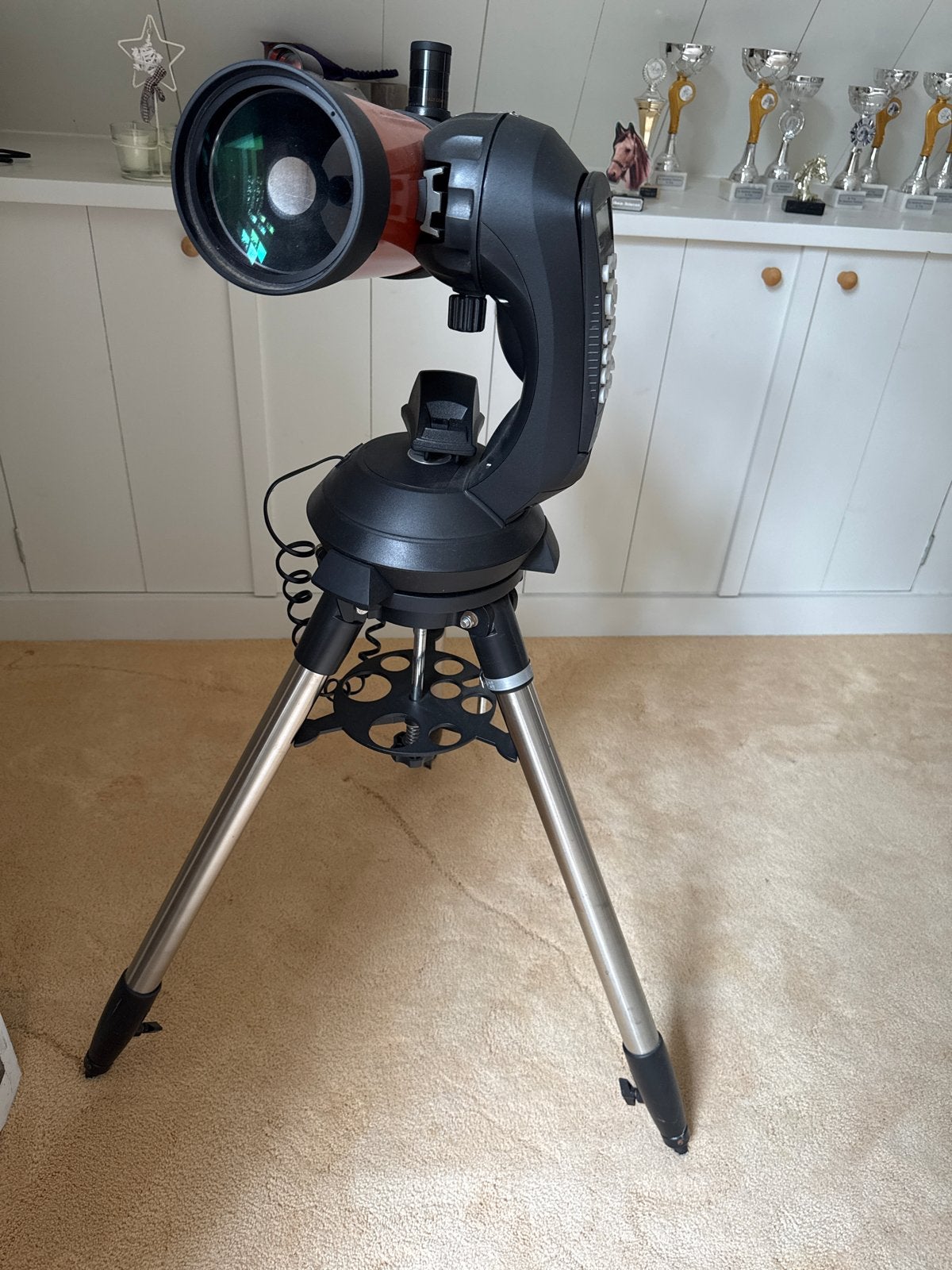 Celestron NexStar 4SE Telescoop met SkySync GPS, Met statief, Zo goed als nieuw, Minder dan 80 mm, Spiegeltelescoop (reflector)