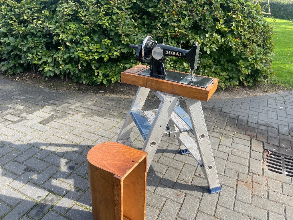 ideal vintage naaimachine, Ophalen