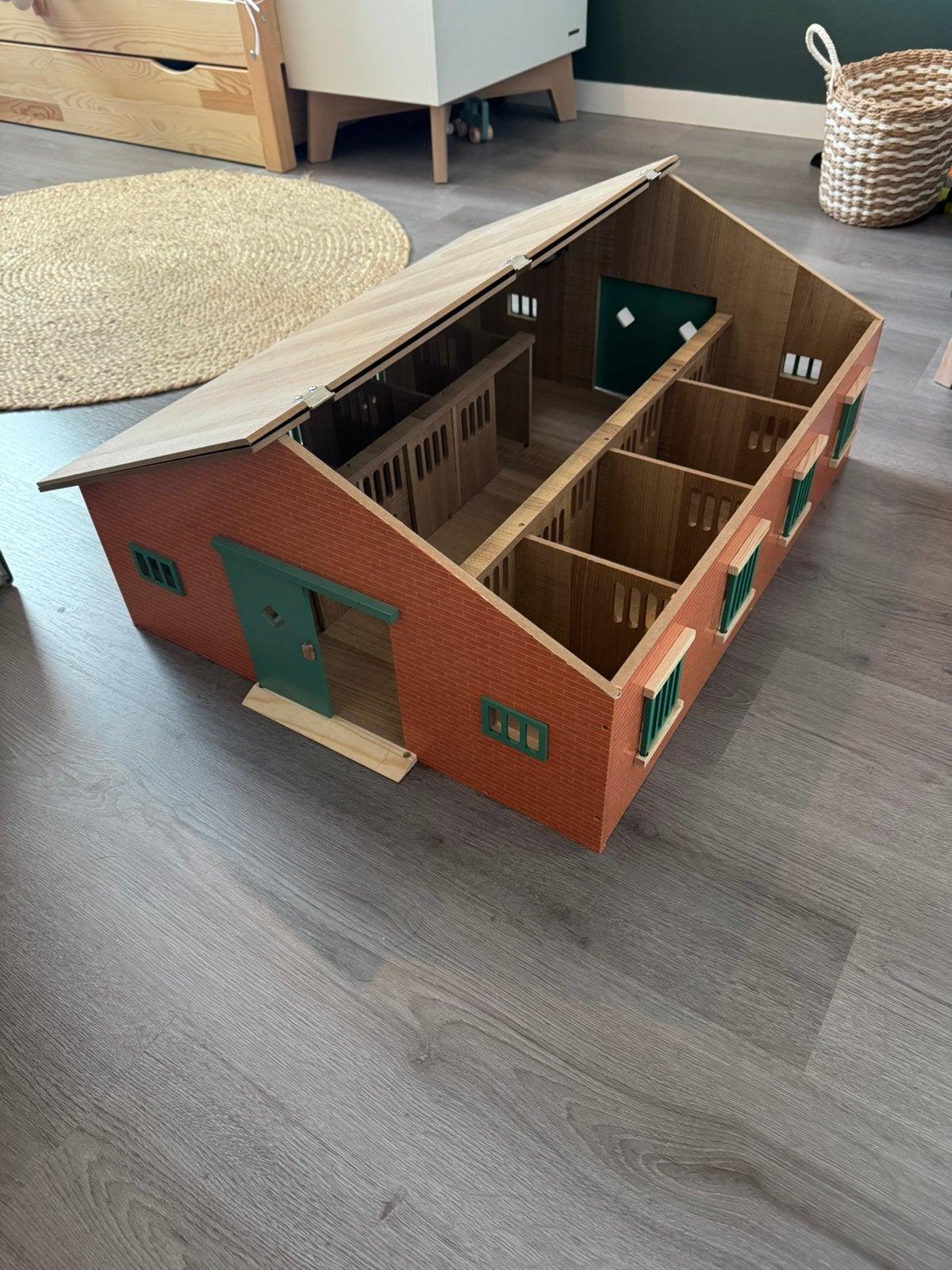Kids globe paardenstal 1:24, Ophalen, Zo goed als nieuw