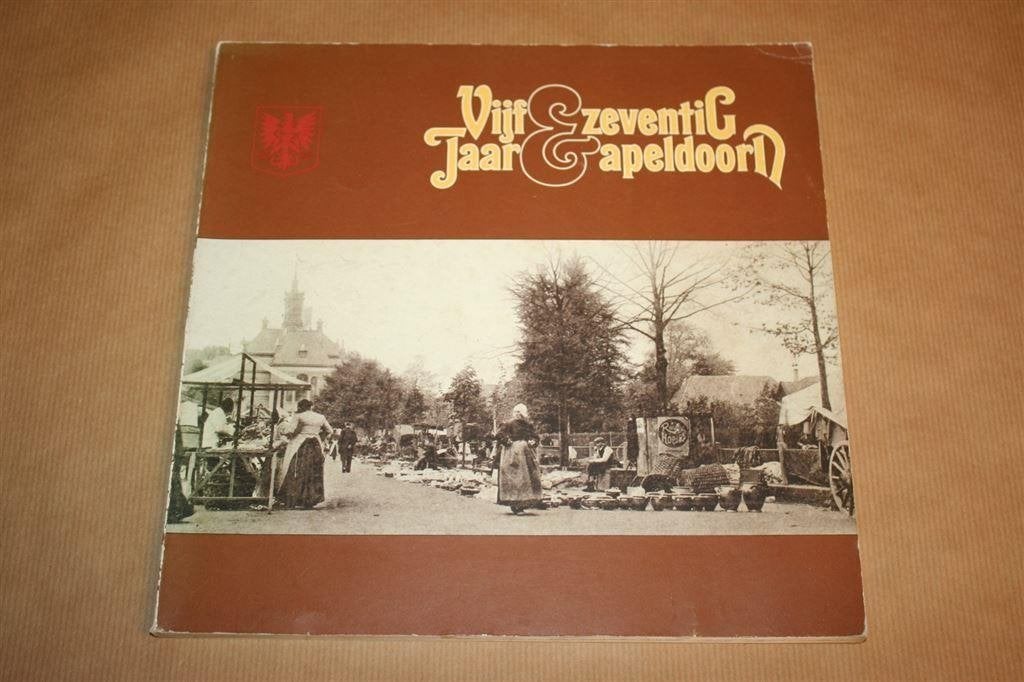 75 jr. Apeldoorn. Aspecten Apeldoornse gesch. 1909 en 1984., Boeken, Geschiedenis | Stad en Regio, Ophalen of Verzenden, Gelezen