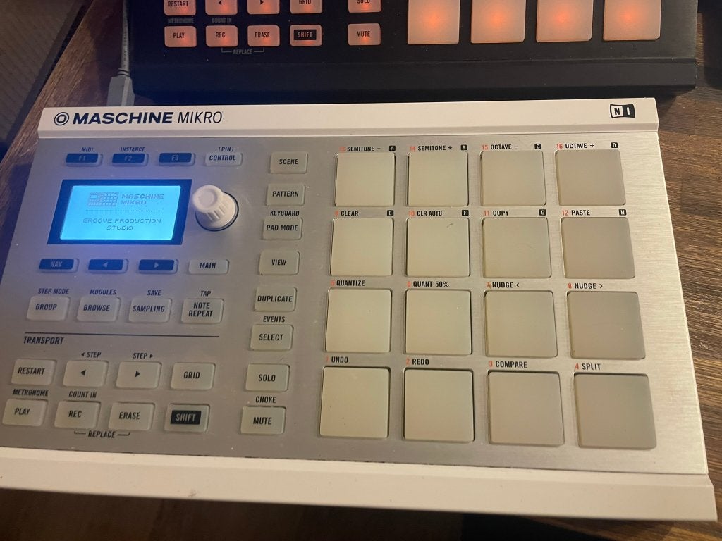 Native Instruments Machine Mini, Muziek en Instrumenten, Ophalen of Verzenden