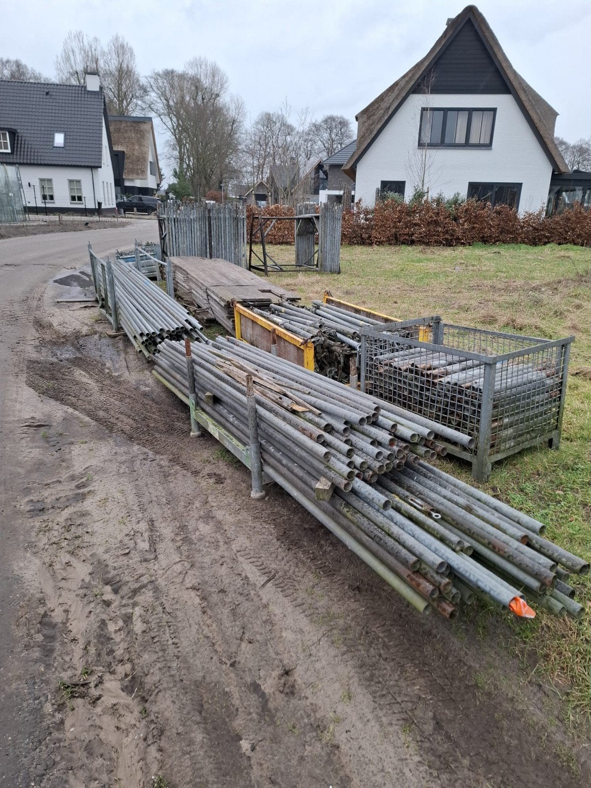 Stalen steiger voor 50m2, 4m hoog, in goede staat, Doe-het-zelf en Verbouw, Steigers, Ophalen, Gebruikt, Gevelsteiger, 2 tot 5 meter