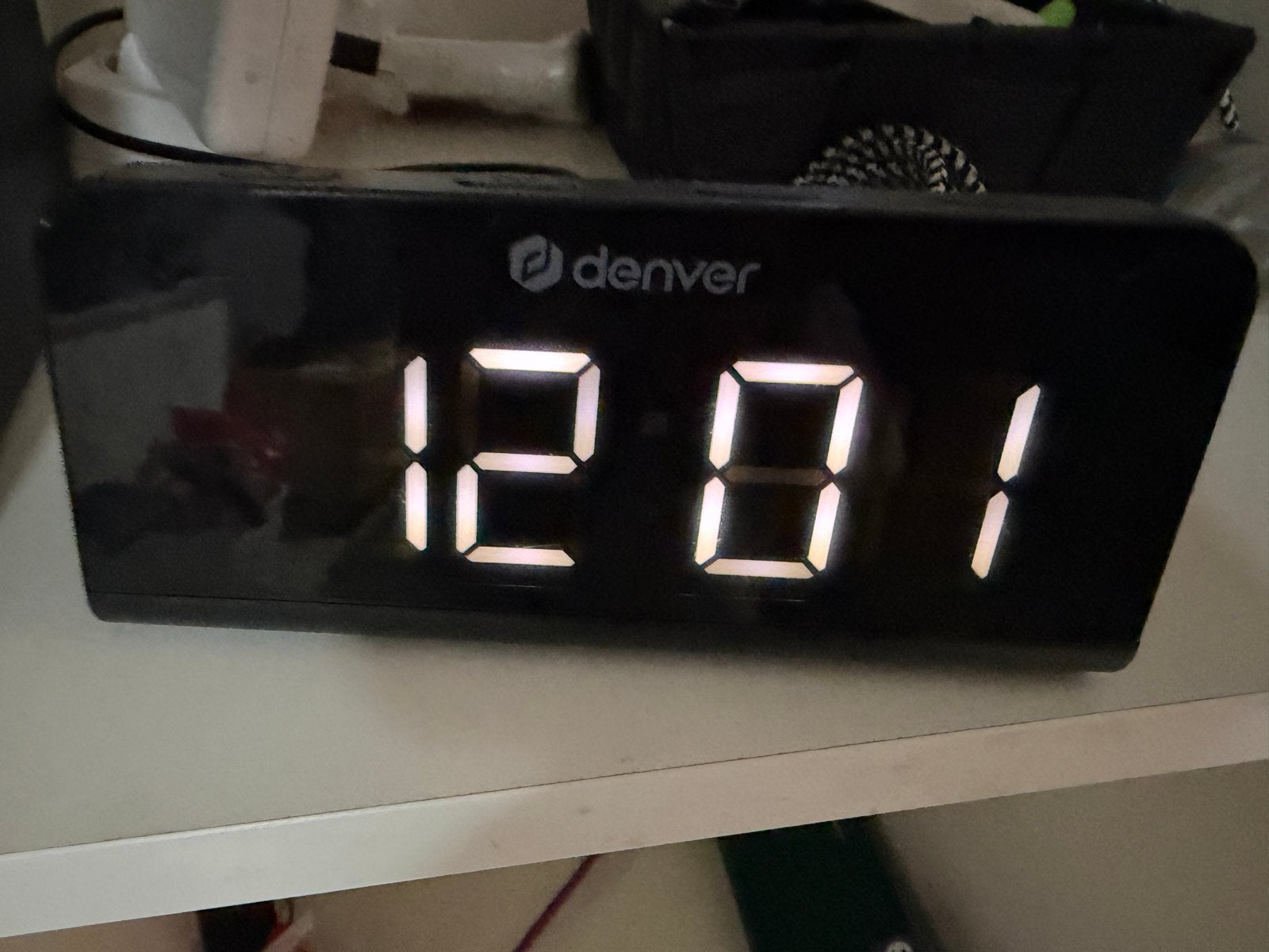 Draadloze Oplader met Klok - Denver, Ophalen, Gebruikt, Digitaal