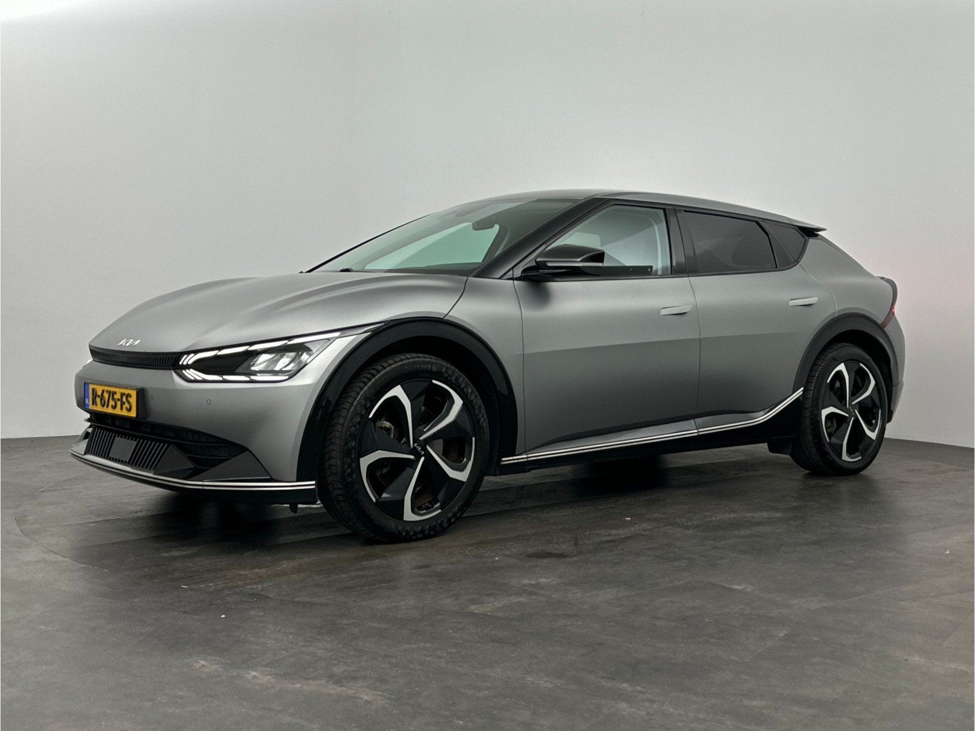 Kia Ev6 Plus 77.4 kWh | Trekhaak | (bj 2022, automaat), Auto's, Kia, Automaat, Achterwielaandrijving, Gebruikt, Zwart