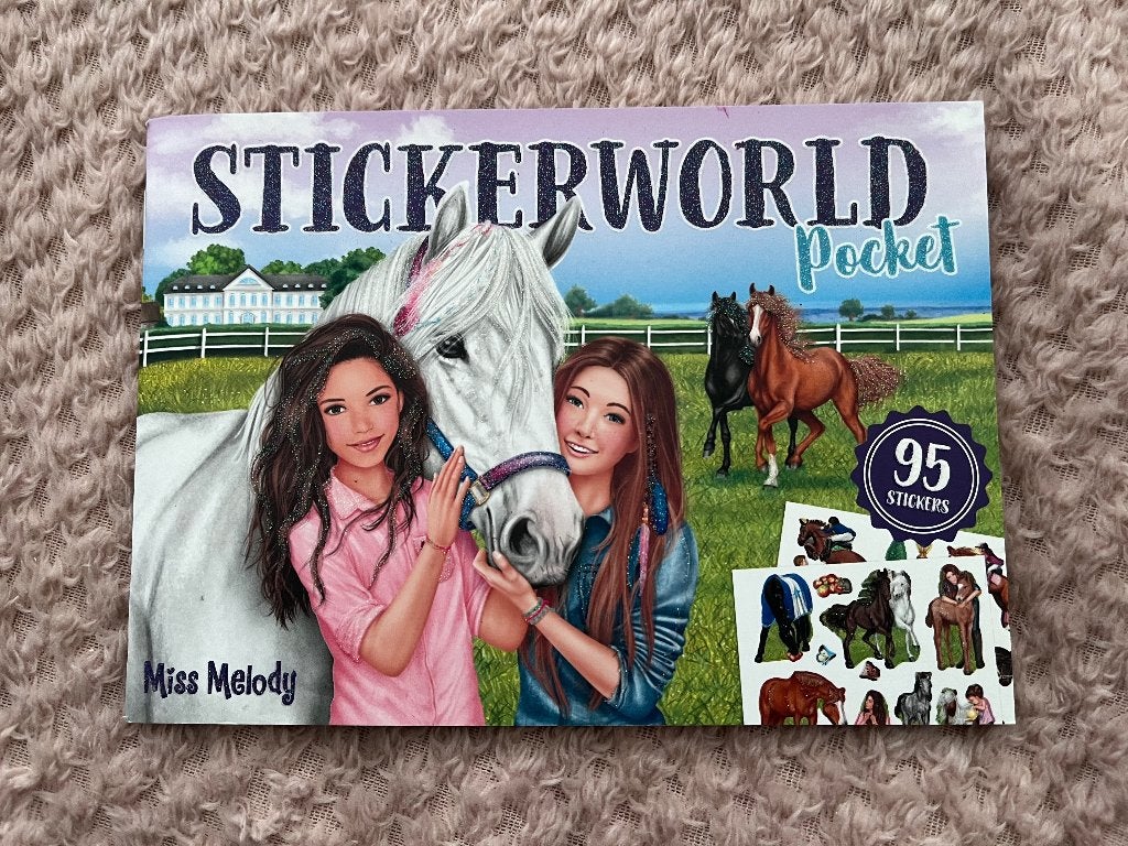 Nieuw sticker World Paarden, Ophalen of Verzenden, Nieuw, Dier en Natuur