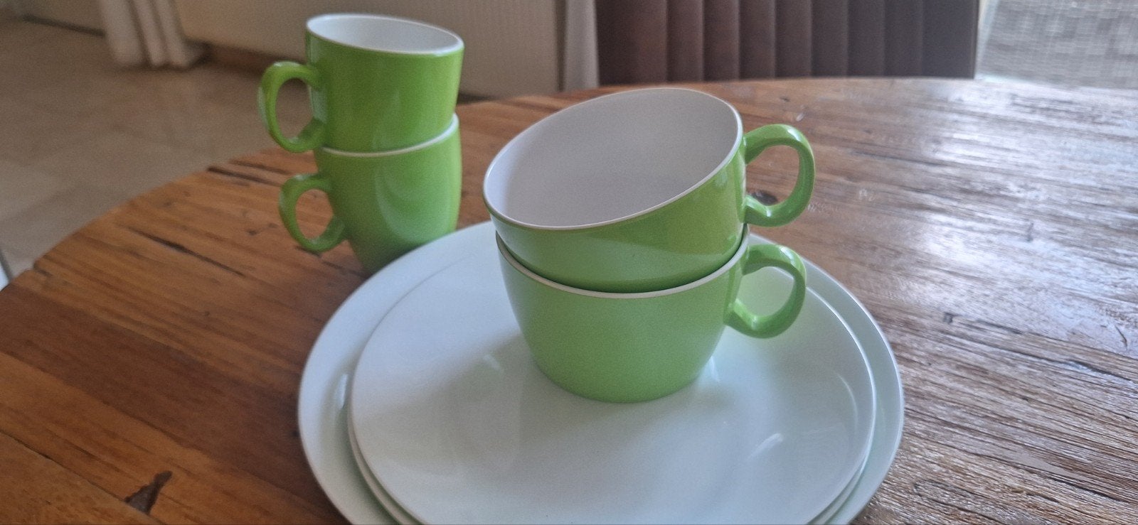 appeltjesgroen kampeerservies voor 2 p, Caravans en Kamperen, Kampeeraccessoires, Ophalen of Verzenden, Zo goed als nieuw