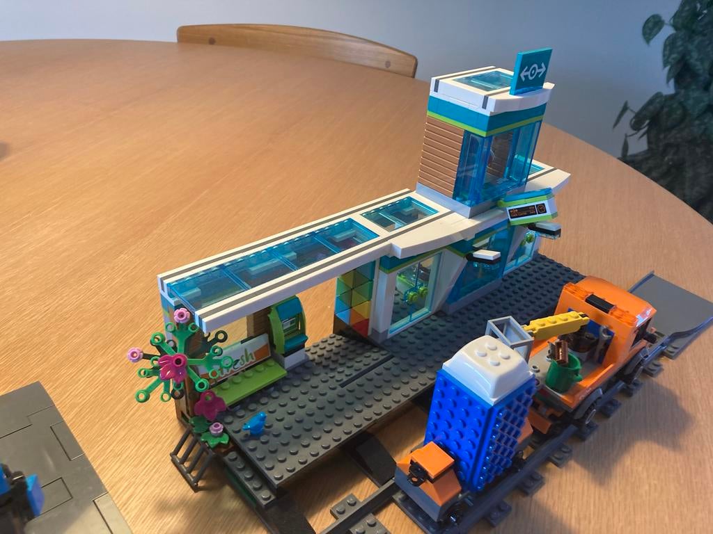 Lego City 60335 Treinstation met spoorwegovergang, Kinderen en Baby's, Lego, Ophalen of Verzenden, Complete set, Inclusief instructies