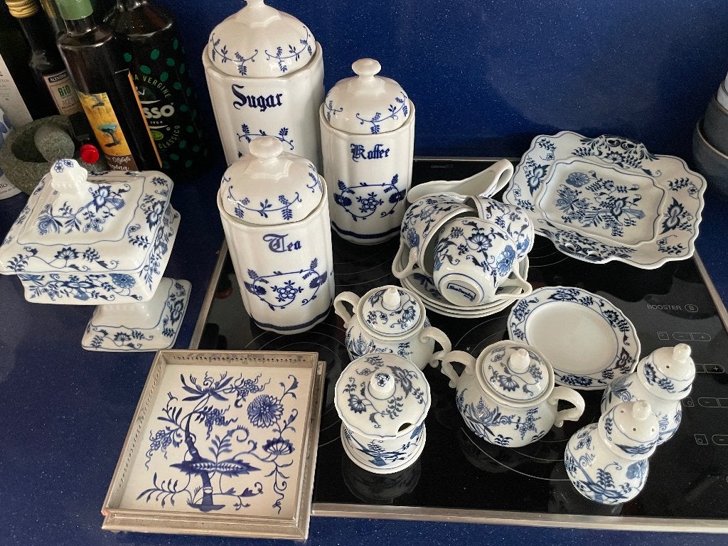 Grote collectie Blue Danube servies - 17 stuks, Antiek en Kunst, Antiek | Servies compleet, Ophalen