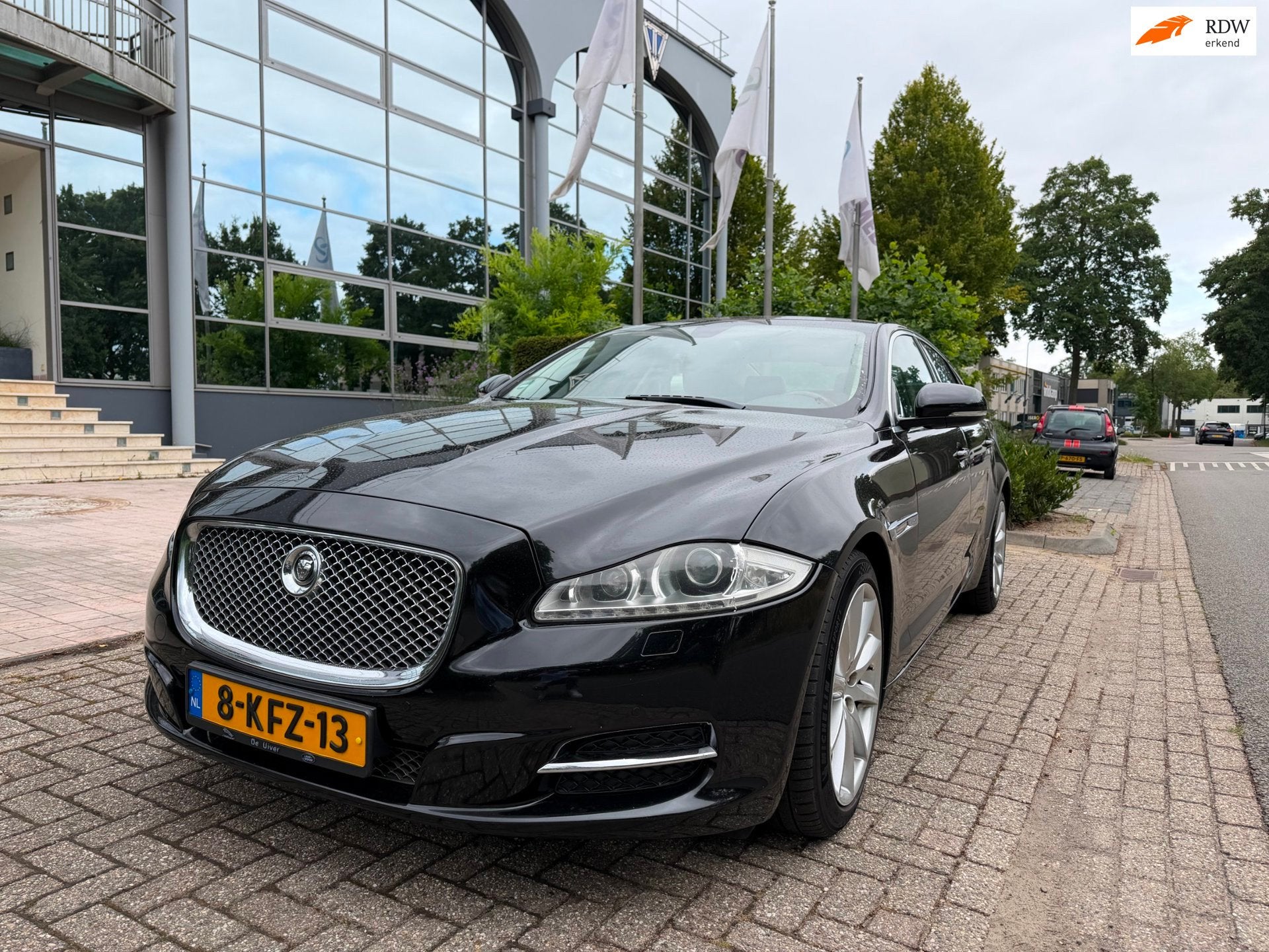 Jaguar XJ 5.0 V8 Portfolio aut,panorama,leerboekjes, Automaat, Euro 5, Achterwielaandrijving, Zwart