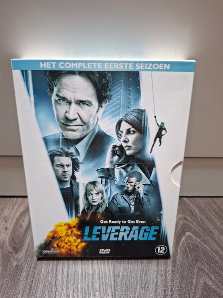 Leverage - Het complete eerste seizoen (DVD), Vanaf 12 jaar, Ophalen of Verzenden, Zo goed als nieuw, Actie en Avontuur