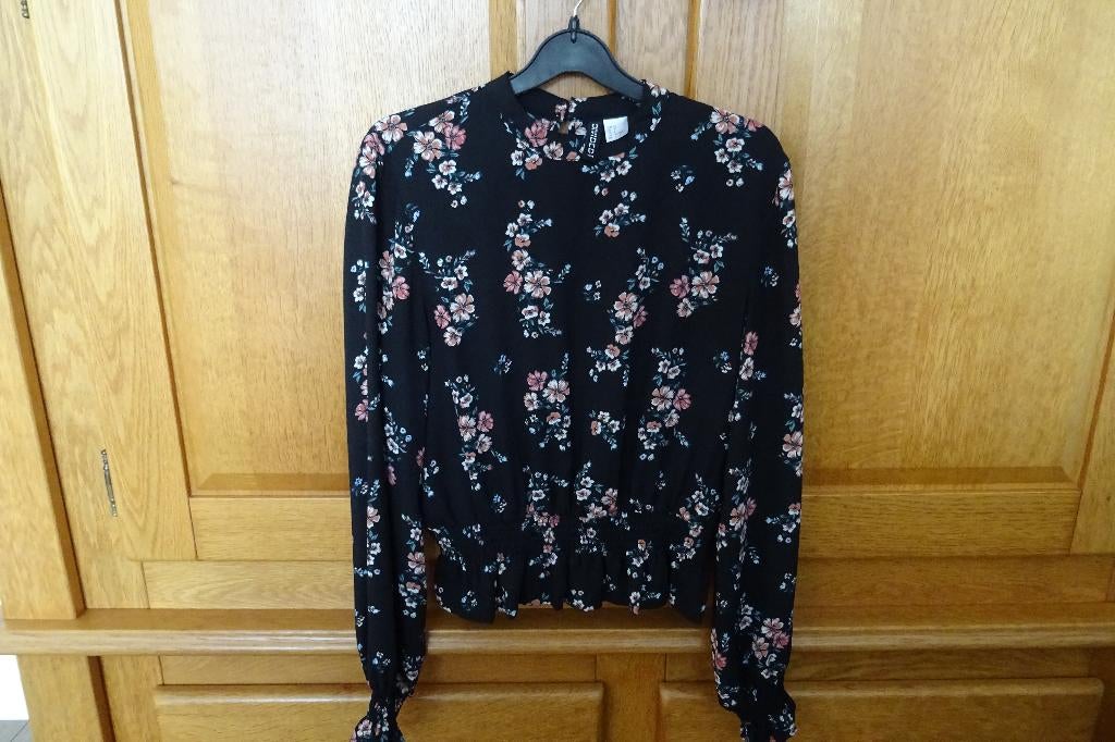 Zwarte dunne blouse maat 36, Kleding | Dames, Blouses en Tunieken, H&M, Zwart, Ophalen of Verzenden, Zo goed als nieuw
