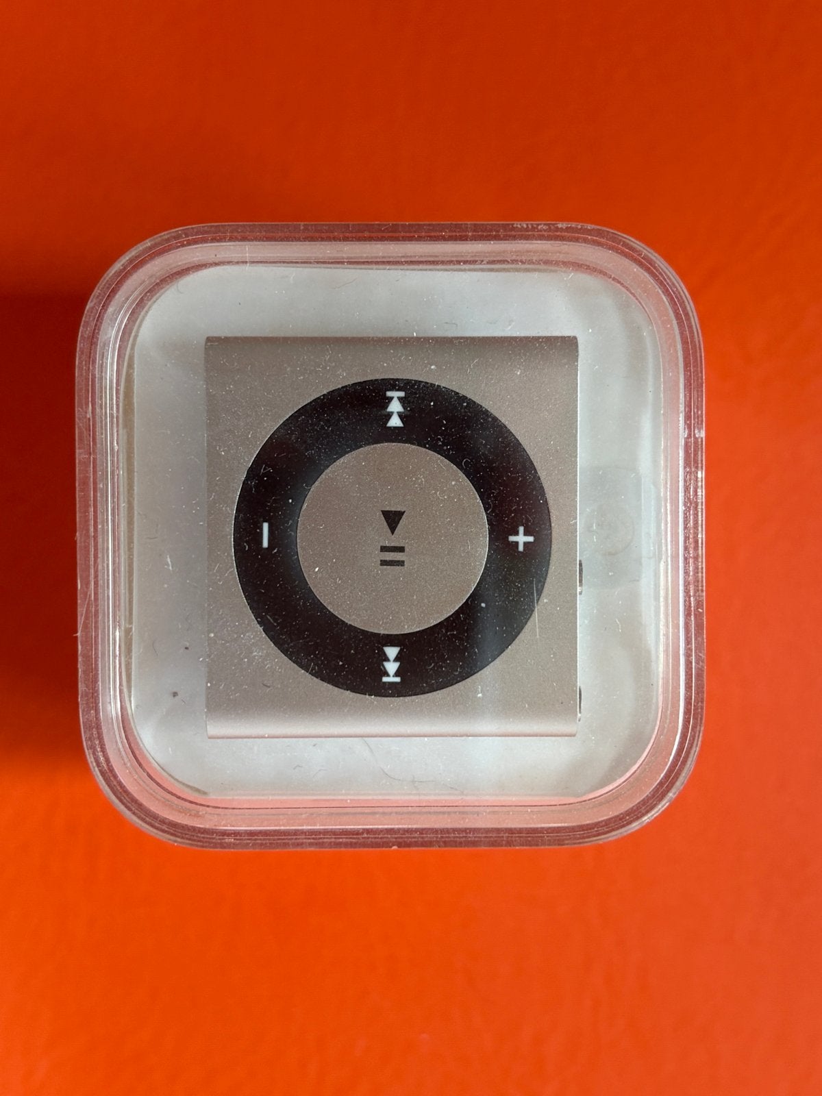 Apple iPod Shuffle 2GB (MD778NF/A) - Zo goed als nieuw, Shuffle, Ophalen of Verzenden, Zo goed als nieuw, Zilver