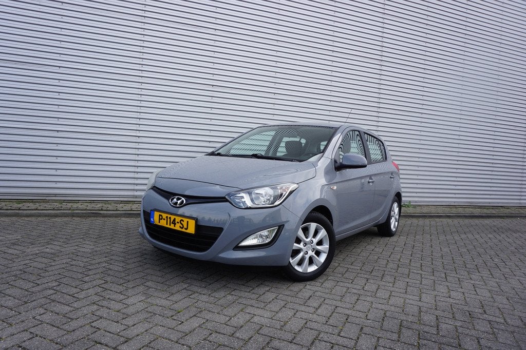 Hyundai i20 1.2i i-Drive Airco / Elektr. ramen / Lm velgen /, Auto's, Hyundai, Voorwielaandrijving, Euro 5, Gebruikt, 31 €/maand