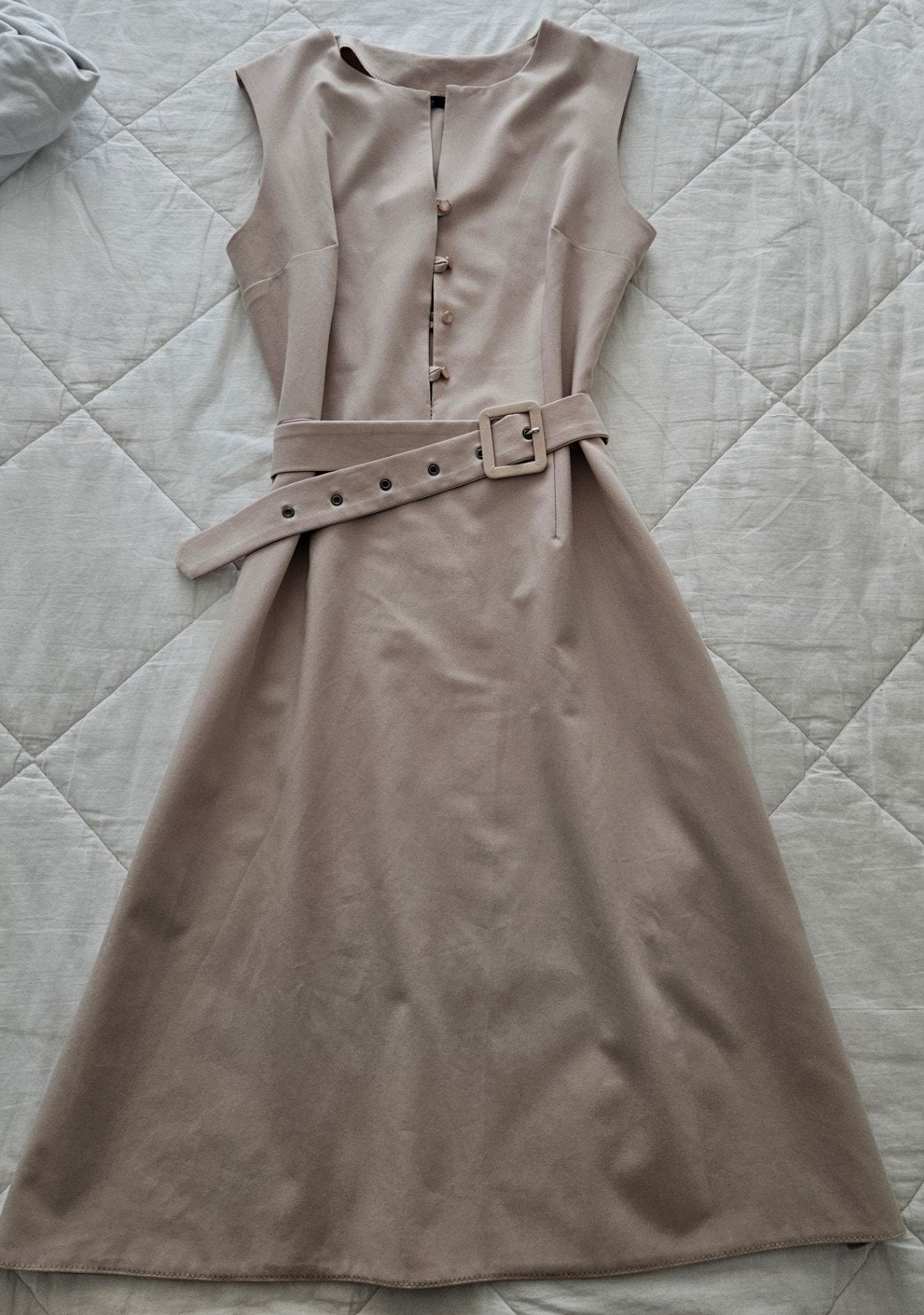 Nife beige jurk maat 36 (S) zo goed als nieuw, Kleding | Dames, Nife, Beige, Ophalen of Verzenden, Zo goed als nieuw