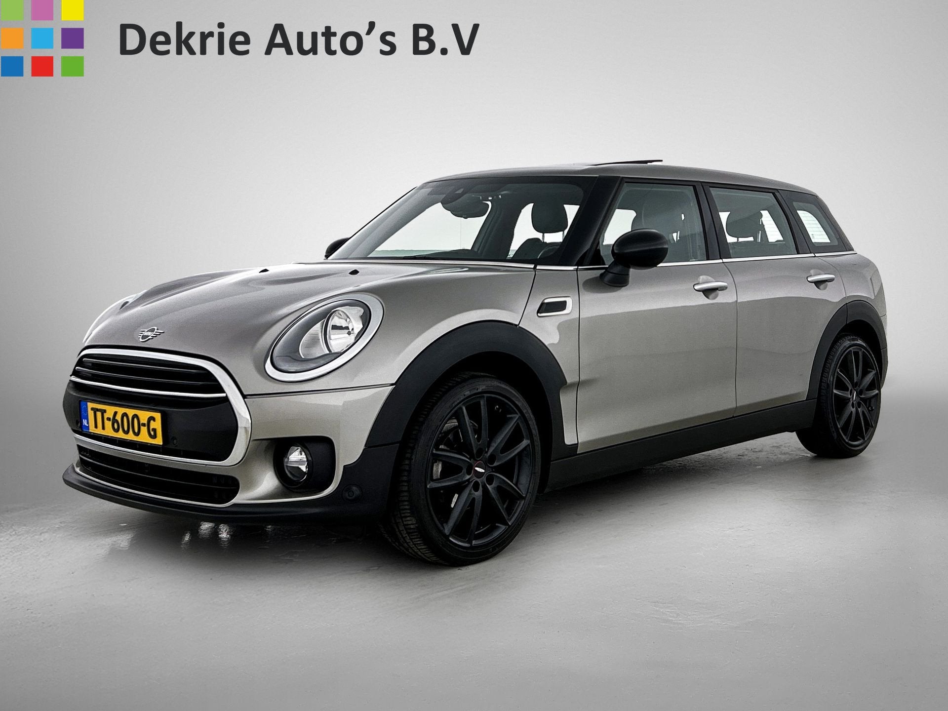 MINI Clubman 1.5 One Business Edition / Airco-ecc / Navigati, Auto's, Voorwielaandrijving, Dealer onderhouden, Gebruikt, Handgeschakeld