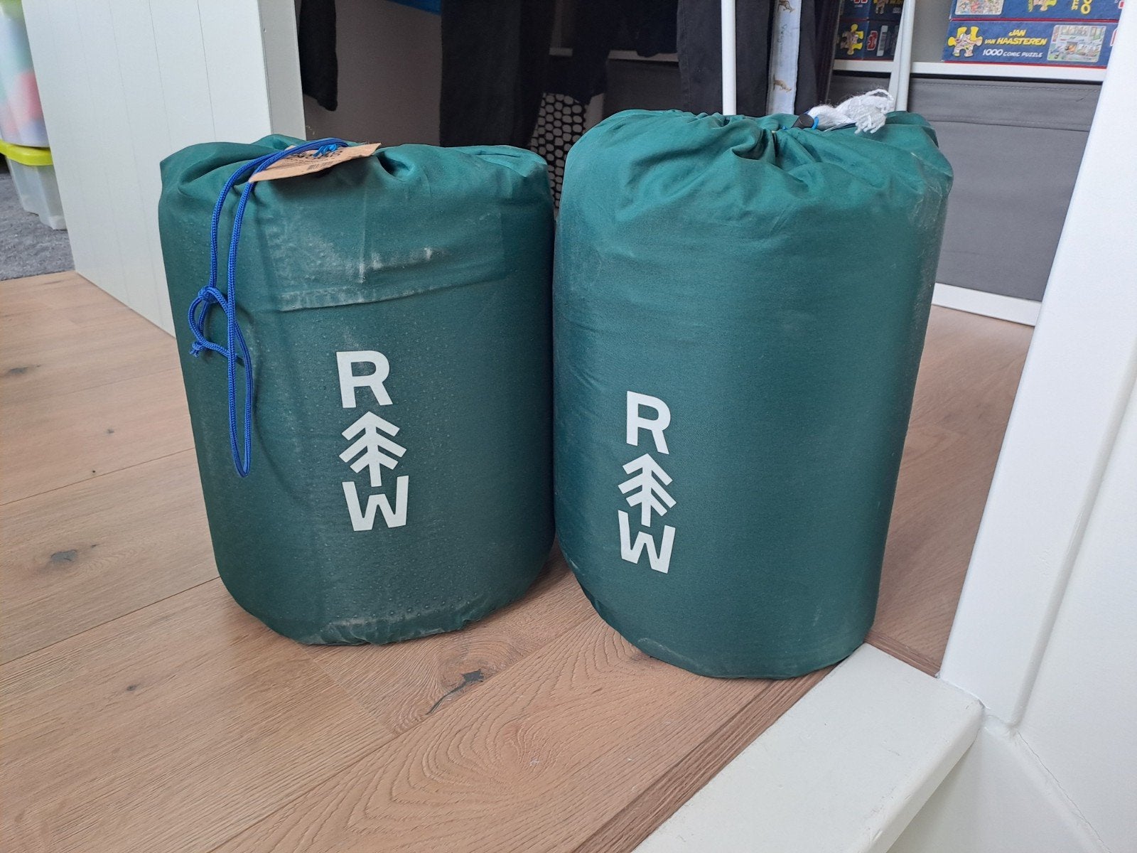 2 stuks voor 70, 1 voor 40 - Redwood Magnolia 5 slaapmat, Caravans en Kamperen, Ophalen of Verzenden, Zo goed als nieuw, 1-persoons