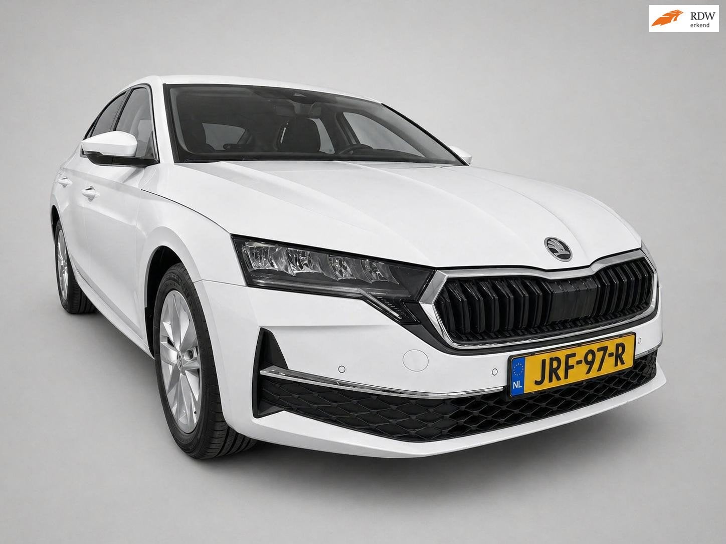 Skoda OCTAVIA 1.5 TSI MHEV Business - Navi - CarPlay - Camer, Auto's, Skoda, 150 pk, Wit, Bedrijf, 690 kg
