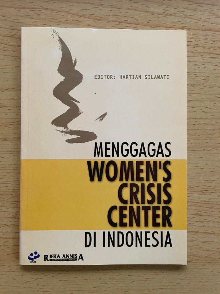 Noodzaak van opzetten Women’s Crisis Centers in Indonesië, Ophalen of Verzenden, Zo goed als nieuw, Hartian Silawati
