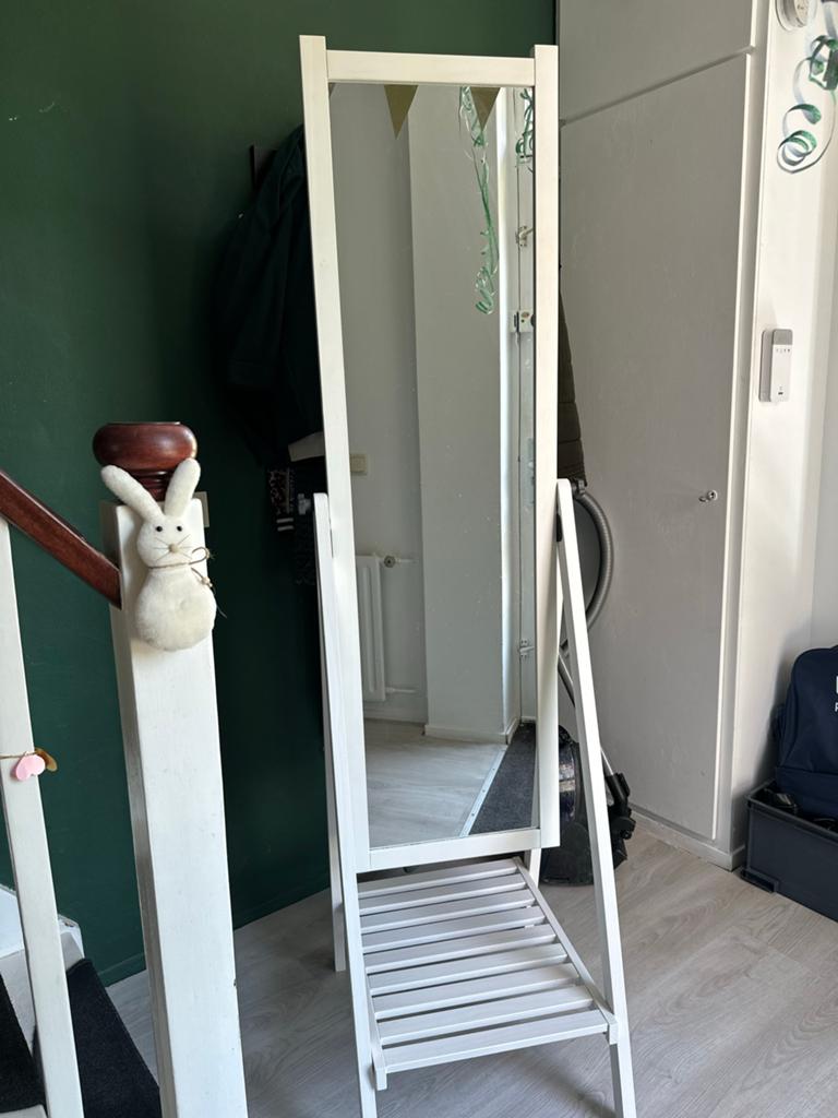 Witte passpiegel met plank - IKEA Knapper, Ophalen, Minder dan 50 cm, Gebruikt, 150 tot 200 cm