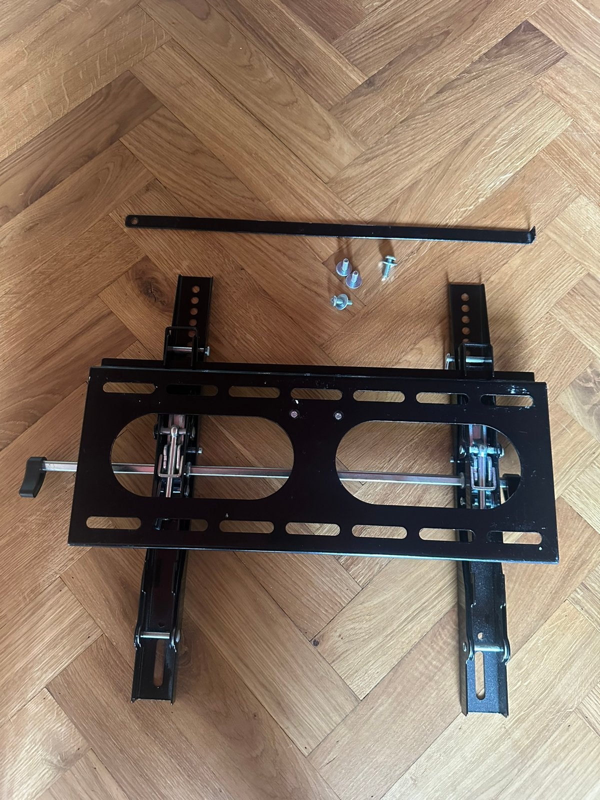 Hama muurbeugel televisie kantelbaar zwart 23 - 42 inch, Ophalen of Verzenden, Zo goed als nieuw