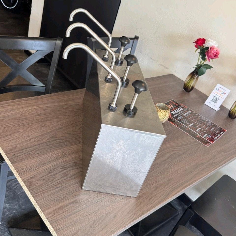 Saus Dispenser, Ophalen