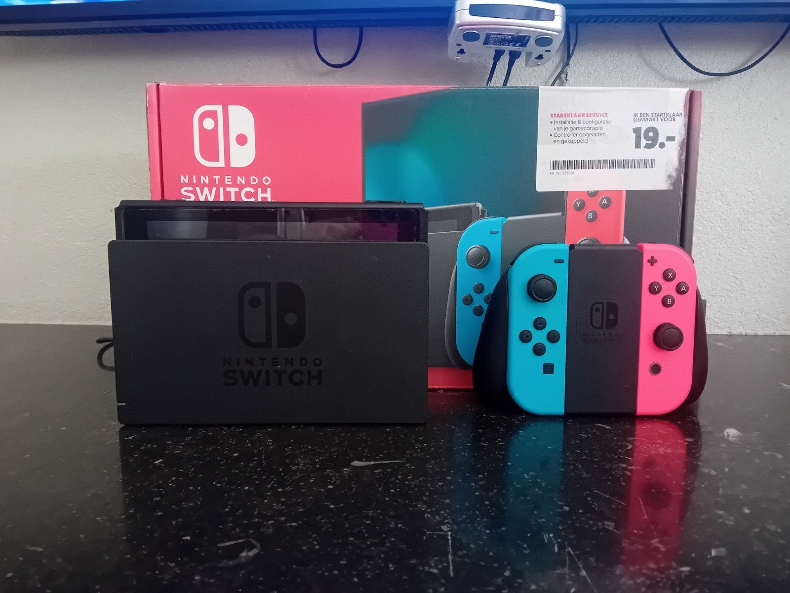Nintendo Switch met oplader en doos - Gebruikt, Ophalen of Verzenden