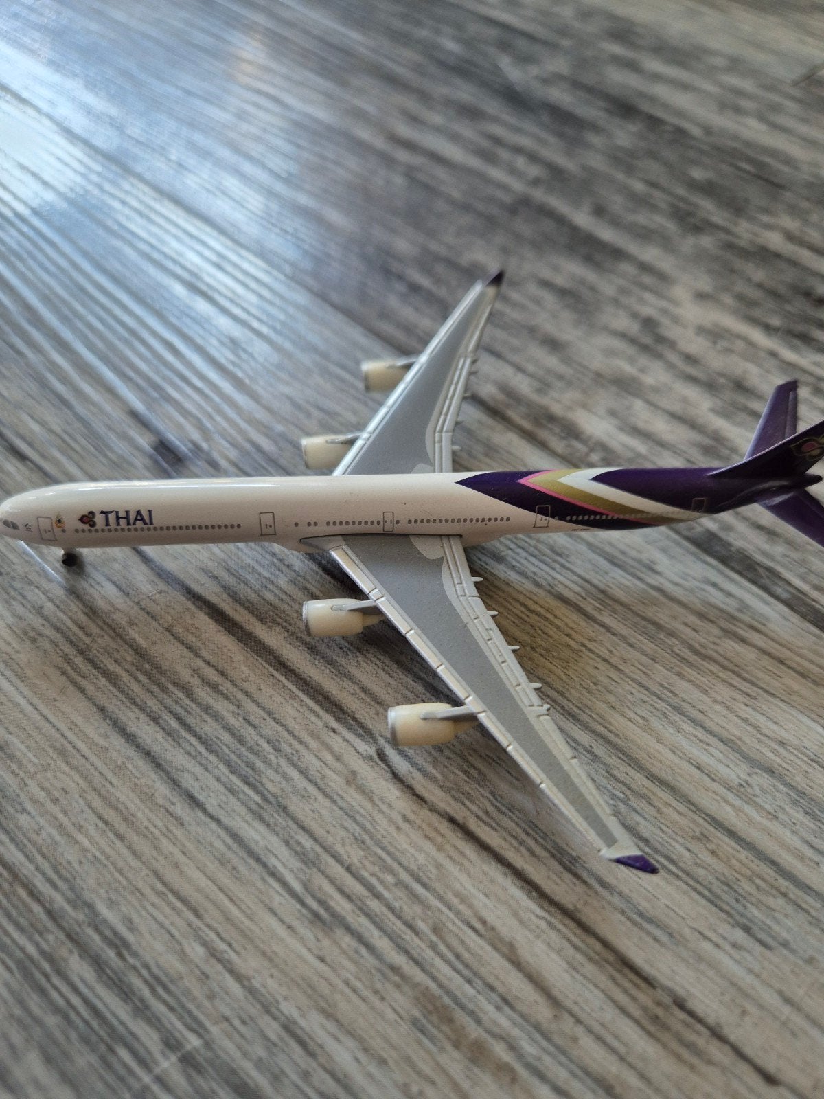 Thai Airways A340-600 HS-TND, Ophalen of Verzenden, Schaalmodel