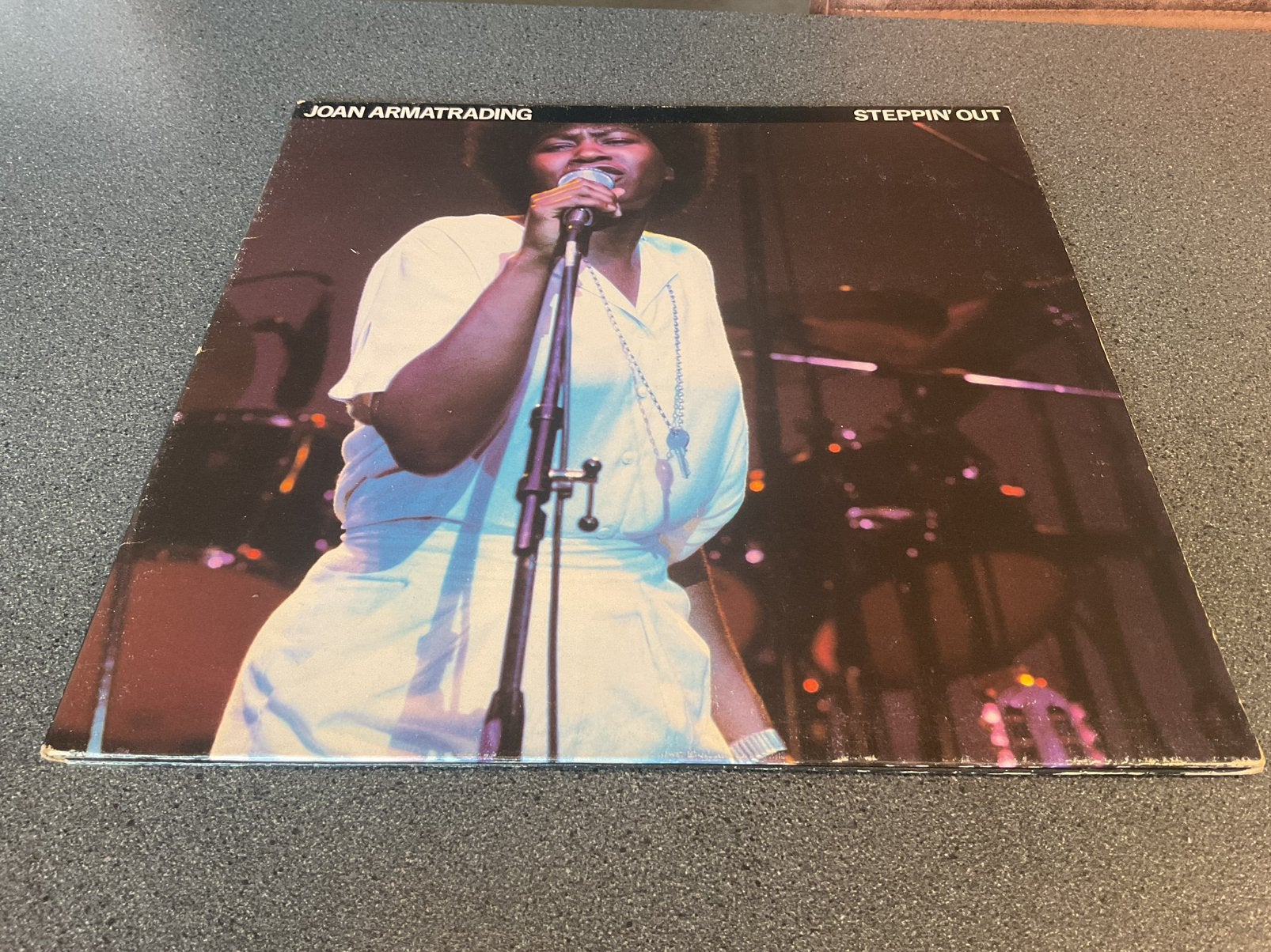 Joan Armatrading - Steppin’ out Vinyl LP, Ophalen of Verzenden, Gebruikt, 12 inch, LP