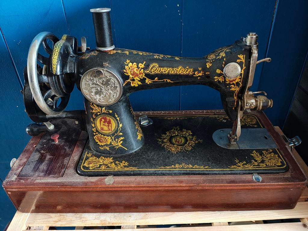 Antiek Naaimachine te Koop, Ophalen