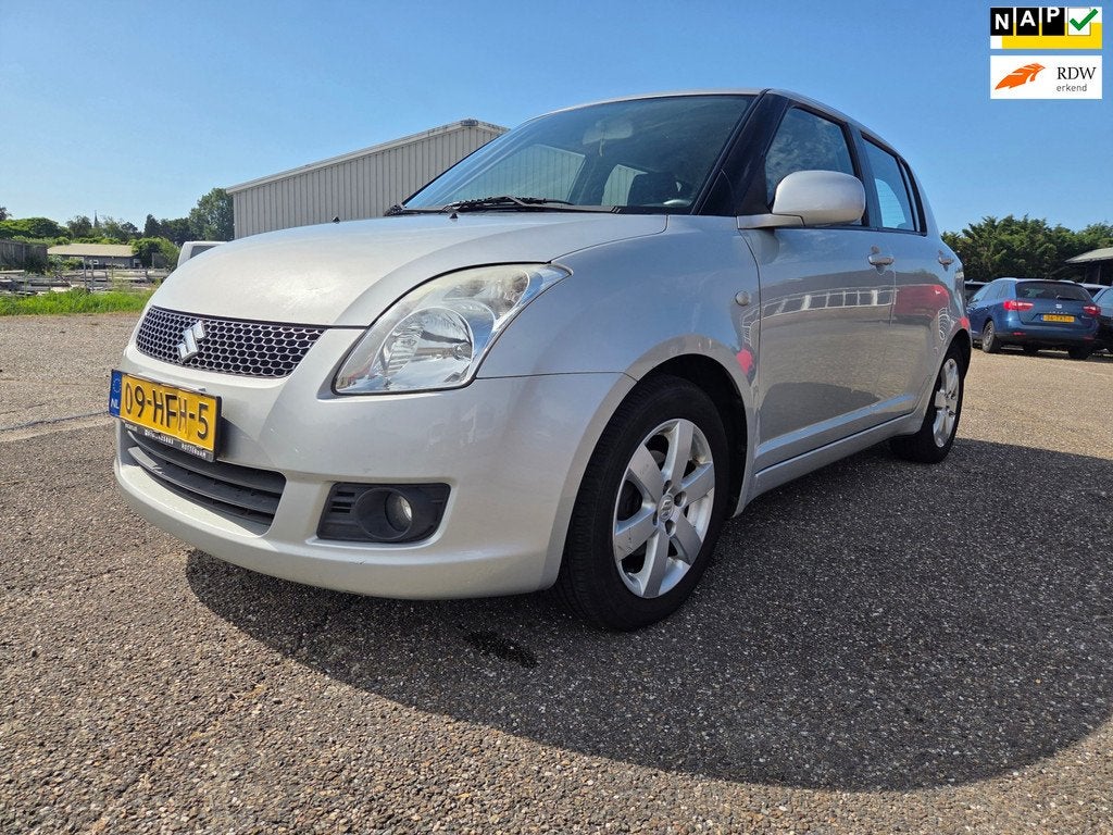 Suzuki Swift 1.3 Shogun/TREKHAAK/NIEUW APK/AIRCO/NIEUW KOPEL, Voorwielaandrijving, 400 kg, Swift, Origineel Nederlands