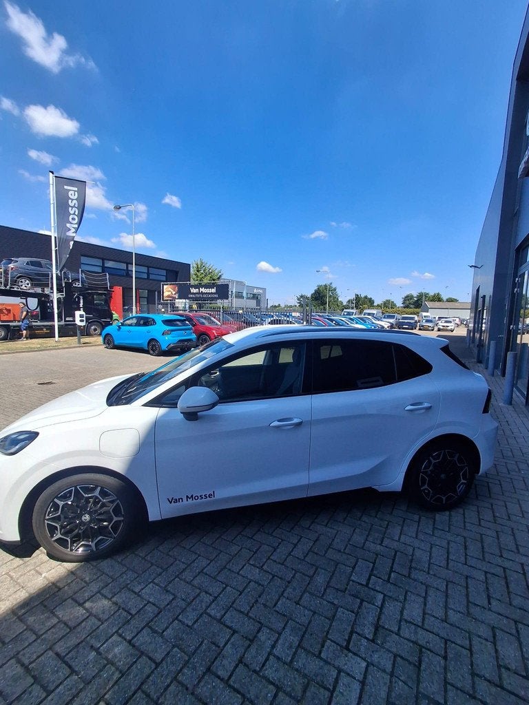 MG MG4 Electric Urban Premium 54 kWh, Auto's, MG, 12 maanden, Stof, Gebruikt, 160 pk