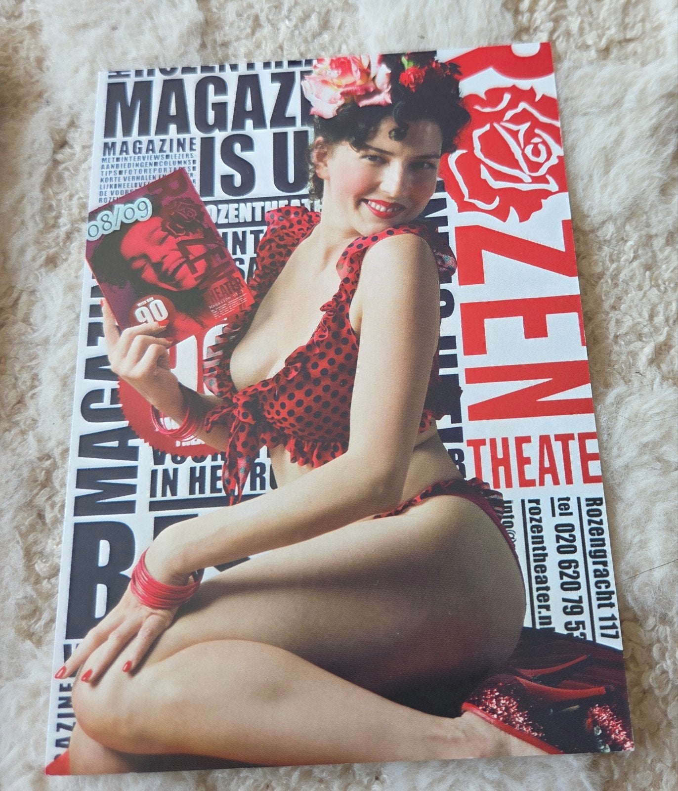 Het Rozentheater Magazine - Sexy vrouw in rode outfit, Verzenden, 1980 tot heden, Ongelopen, Overige thema's