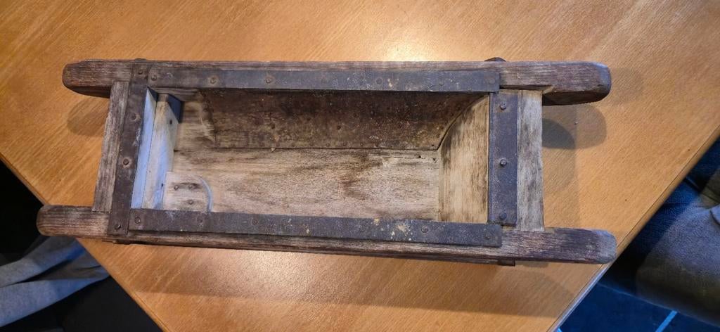 Oude baksteenmal - Decoratieve houten mal, Ophalen