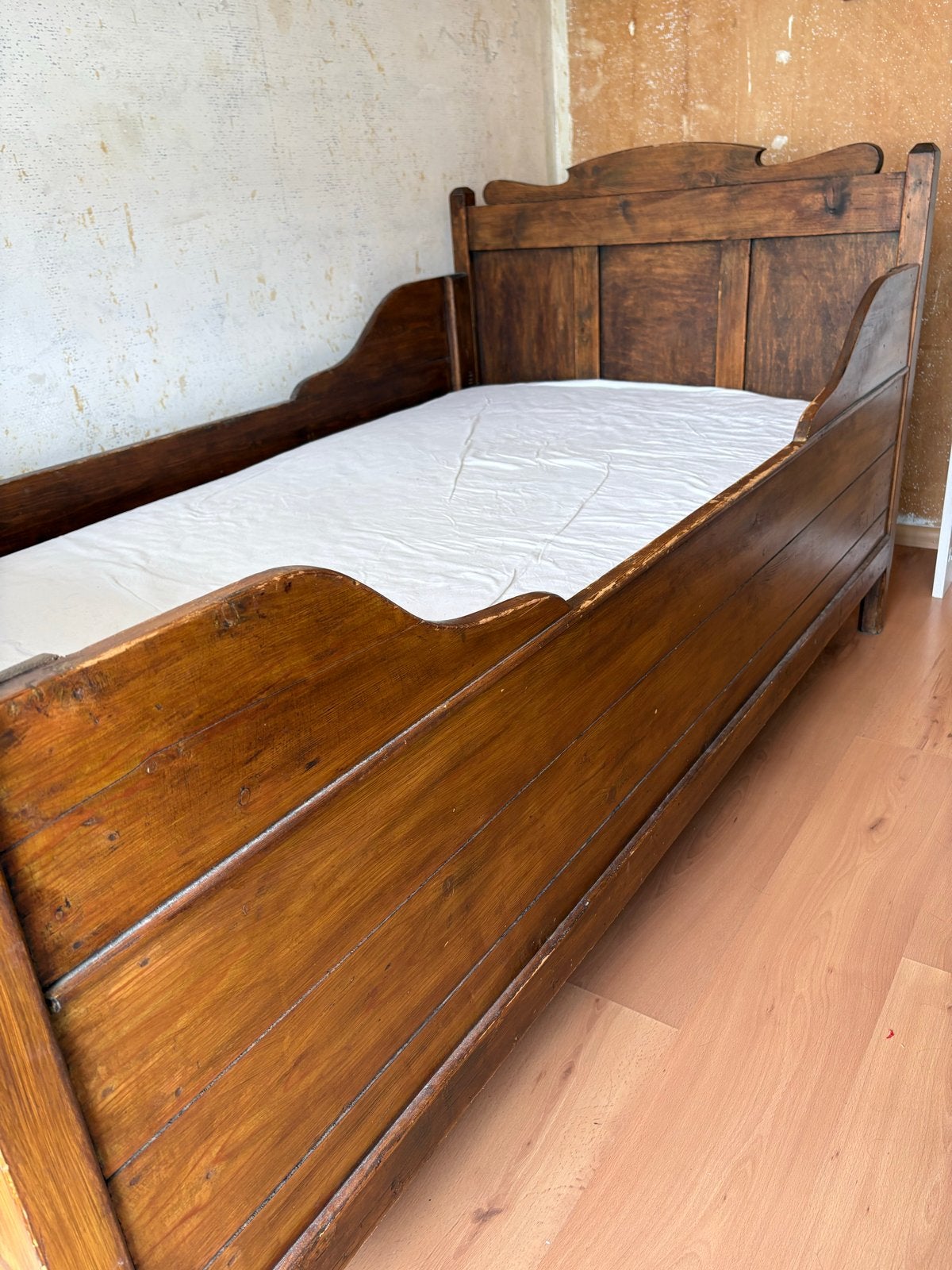 Antiek houten  bed, Ophalen