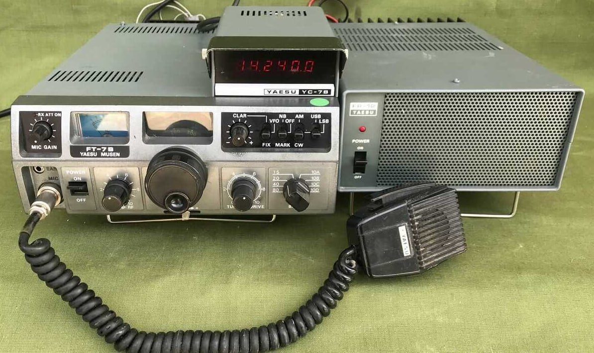 Yaesu FT-7B Amateurfunk Transceiver / Korte Golf Zend-ontvan, Telecommunicatie, Ophalen of Verzenden, Zo goed als nieuw