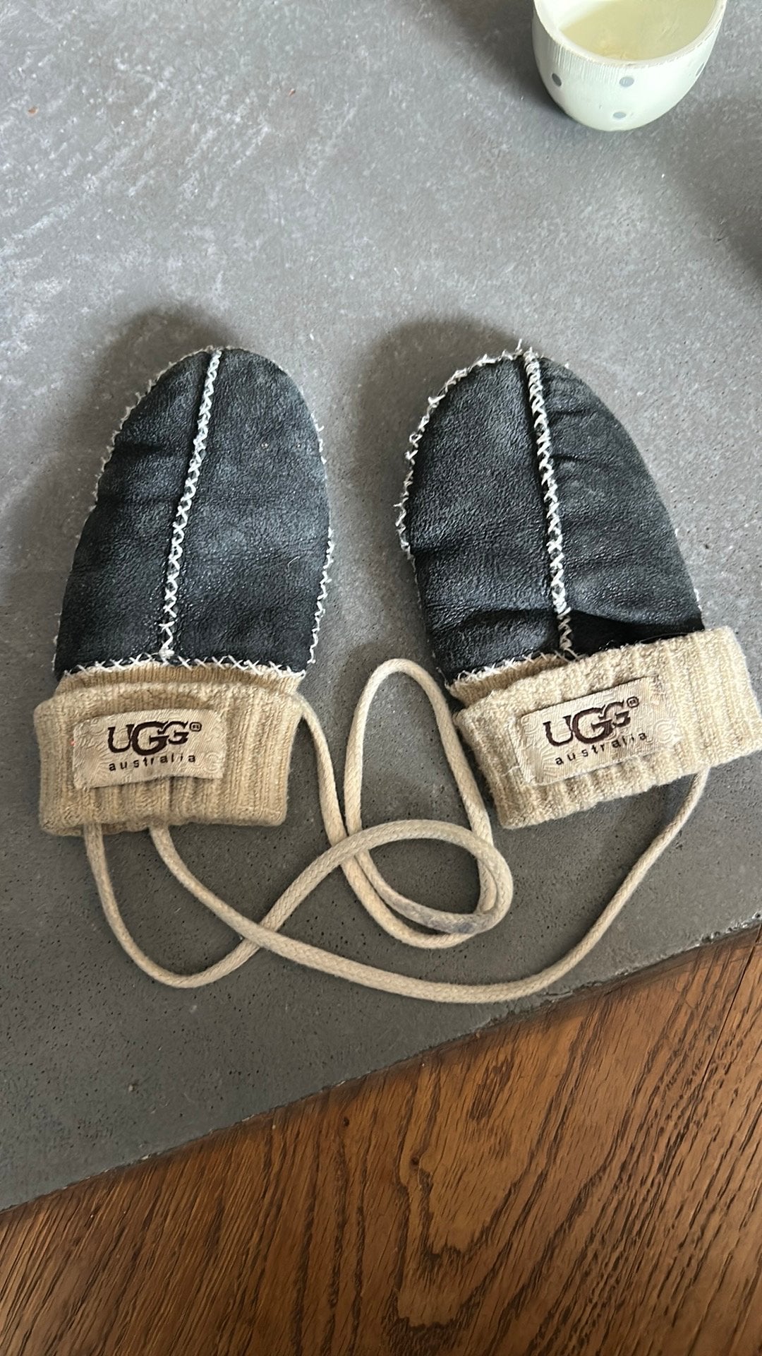 Uggs peuter/baby wanten, Jongetje of Meisje, Wanten, Ophalen of Verzenden, Zo goed als nieuw