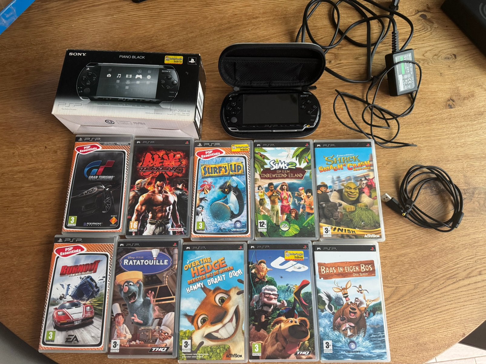Sony psp slim 2004 in hele goed staat en volledig compleet, Met games, Ophalen of Verzenden, Zo goed als nieuw, PSP Slim