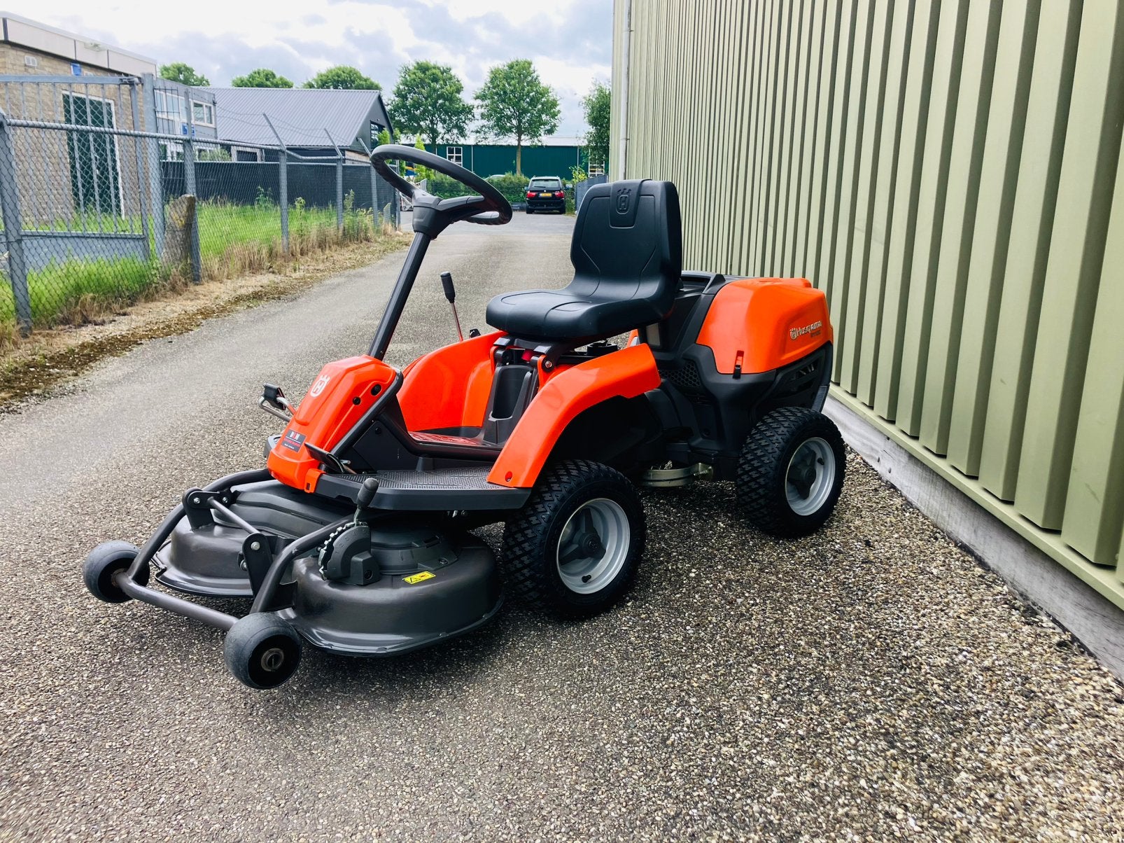 Zgan nette Husqvarna R112 frontmaaier hydrostaat bj 2022!!!!, Tuin en Terras, Zitmaaiers, Zo goed als nieuw, Ophalen