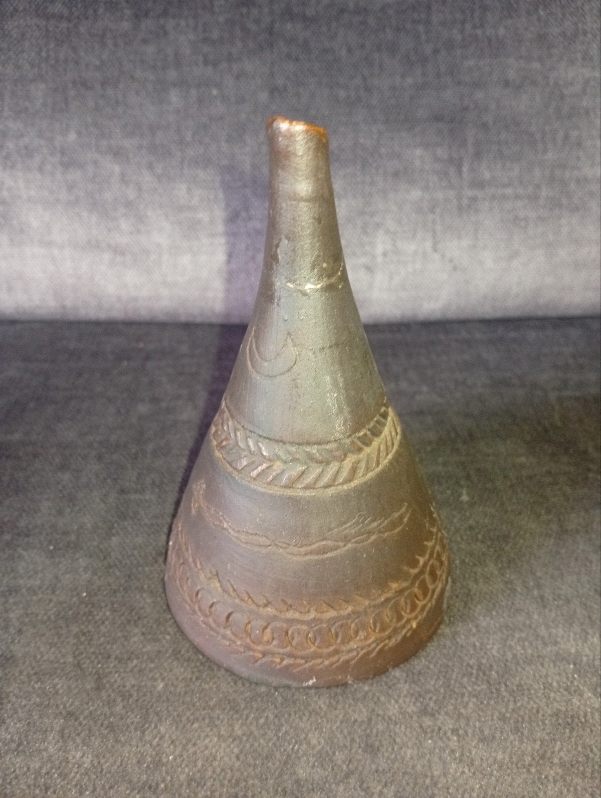 Dit object is een vintage keramische tipi (teepee) wierookbr, Ophalen of Verzenden