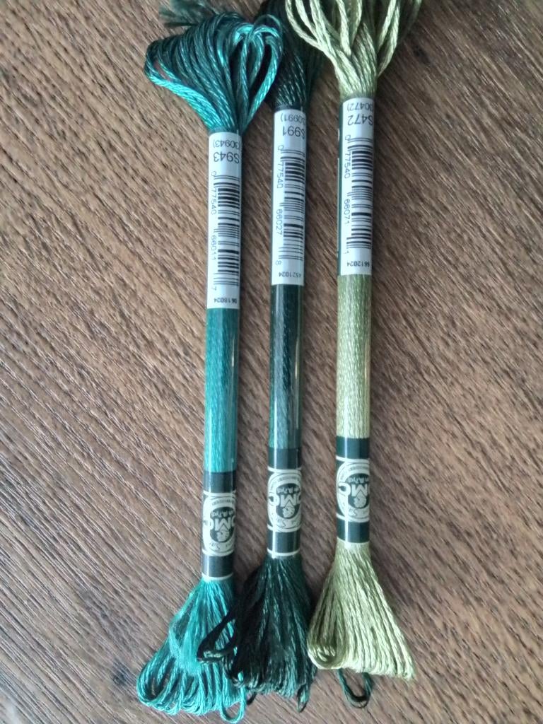 3 strengetjes dmc s garen, Ophalen of Verzenden, Nieuw, Handborduren, Borduurgaren of Zijde