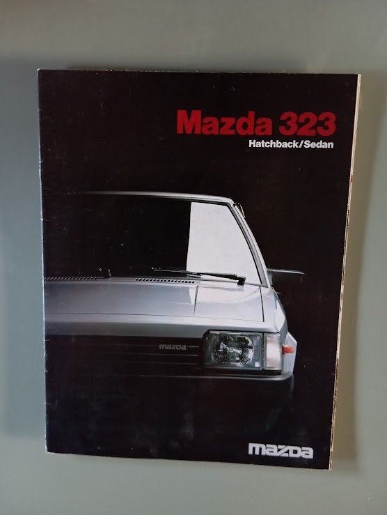 Mazda 323 Hatchback & Saloon 5 / 1985 22 pag., Verzenden, Zo goed als nieuw, Mazda