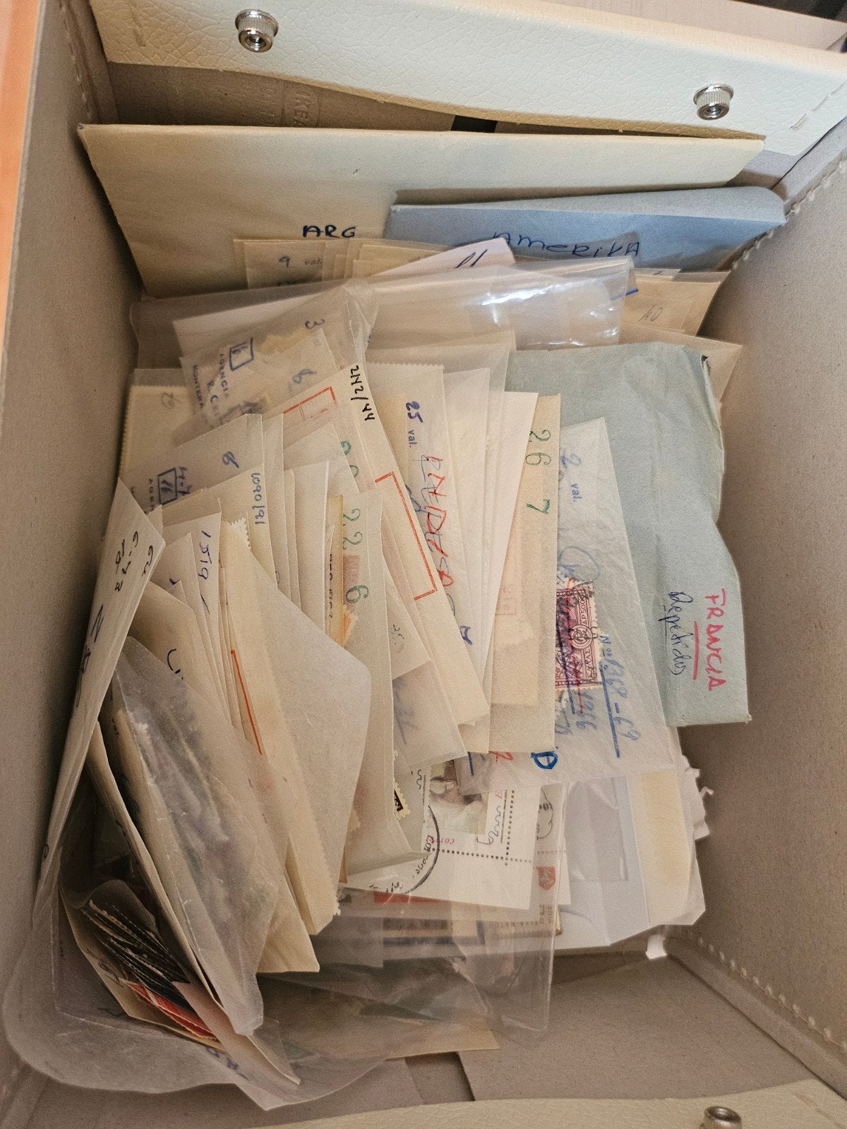 Grote collectie postzegels uit diverse landen, Ophalen of Verzenden