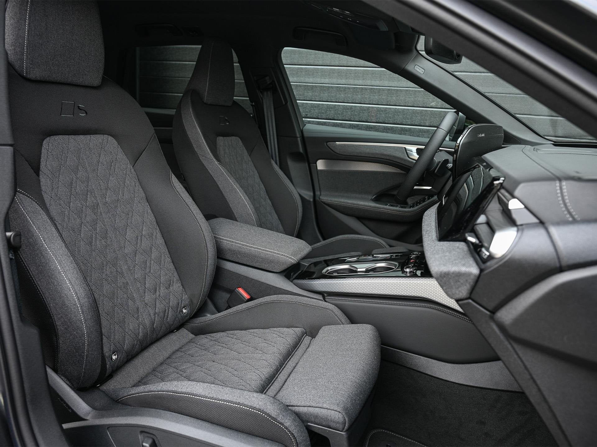 Audi A6 Avant 2.0 e-hybrid quattro S edition | Memory S-Seat, Auto's, Audi, Automaat, Stof, Gebruikt, Euro 6
