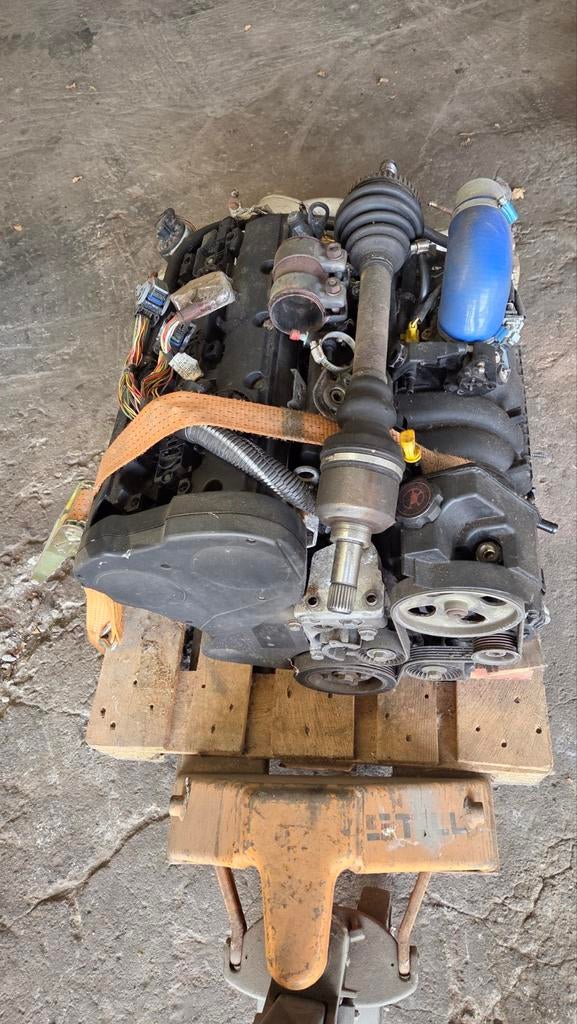 Motor en versnellingsbak peugeot gti 2 liter, Auto-onderdelen, Motor en Toebehoren, Ophalen, Peugeot