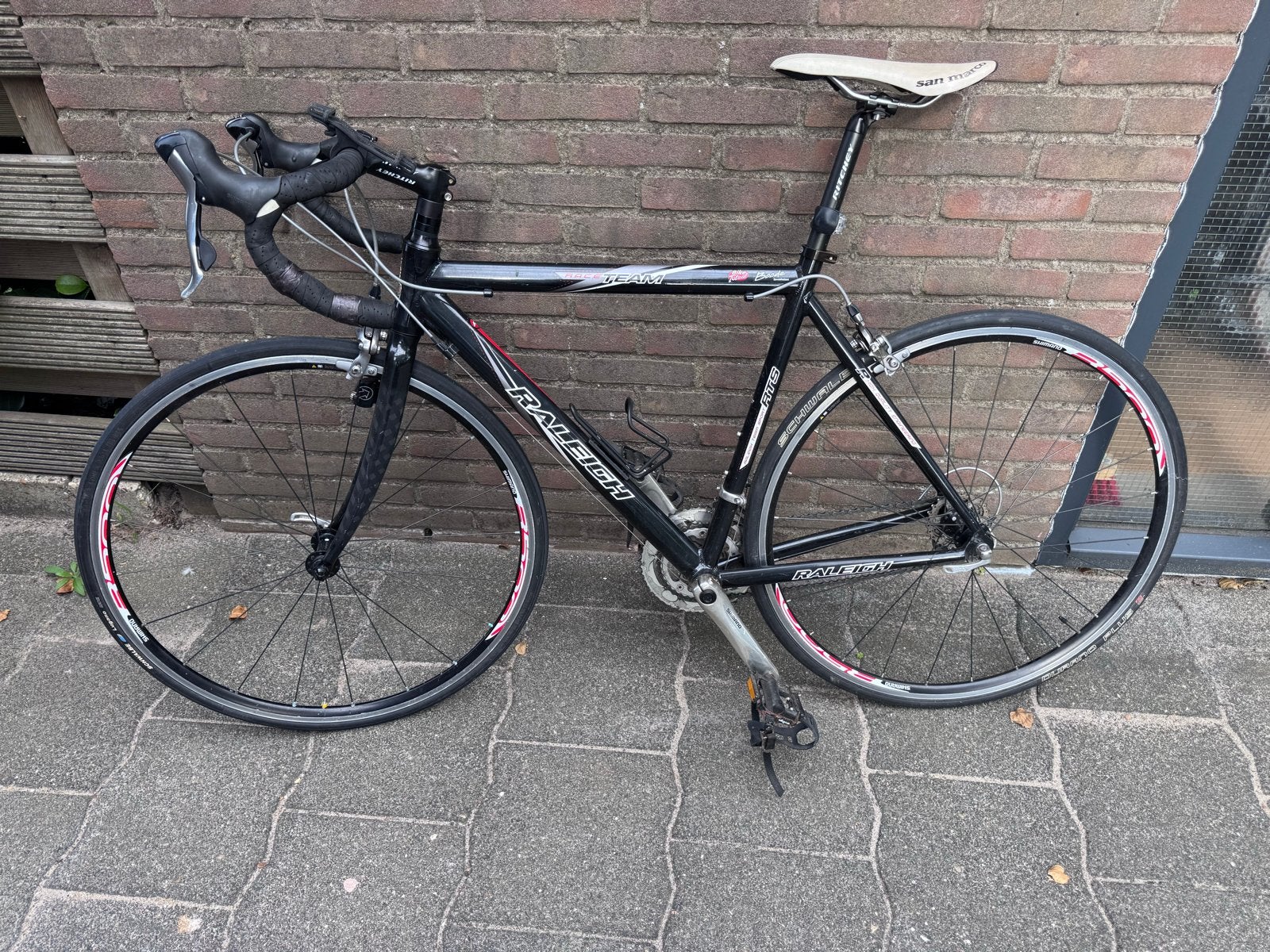Raleigh Racefiets - Zwart, licht gebruikt, 28 inch, Gebruikt, Aluminium, Meer dan 20 versnellingen
